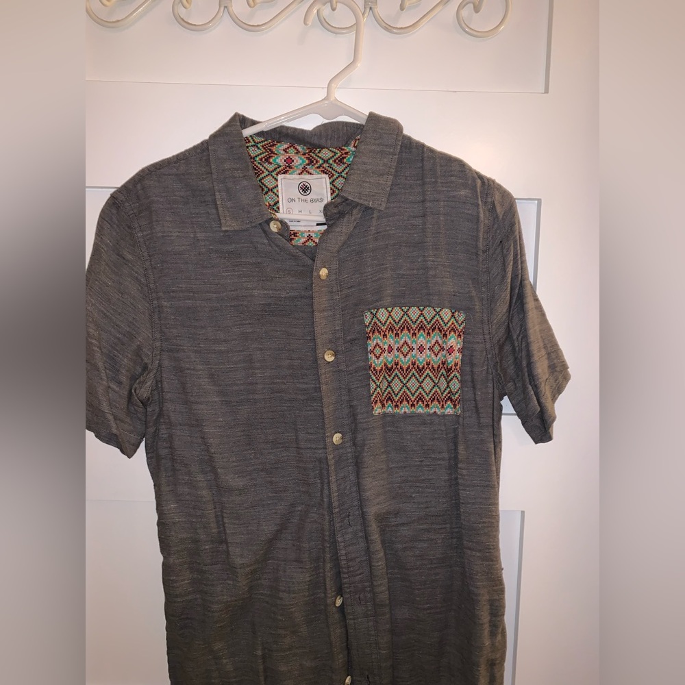On the byas small button tshirt